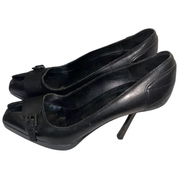 Vintage Gucci Black Leather Peep-Toe Buckle Pumps - Picture 3 of 10